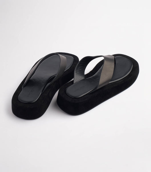 Tony Bianco Ives Black Como 3.5cm スライドサンダル 黒 | JPEAH37448